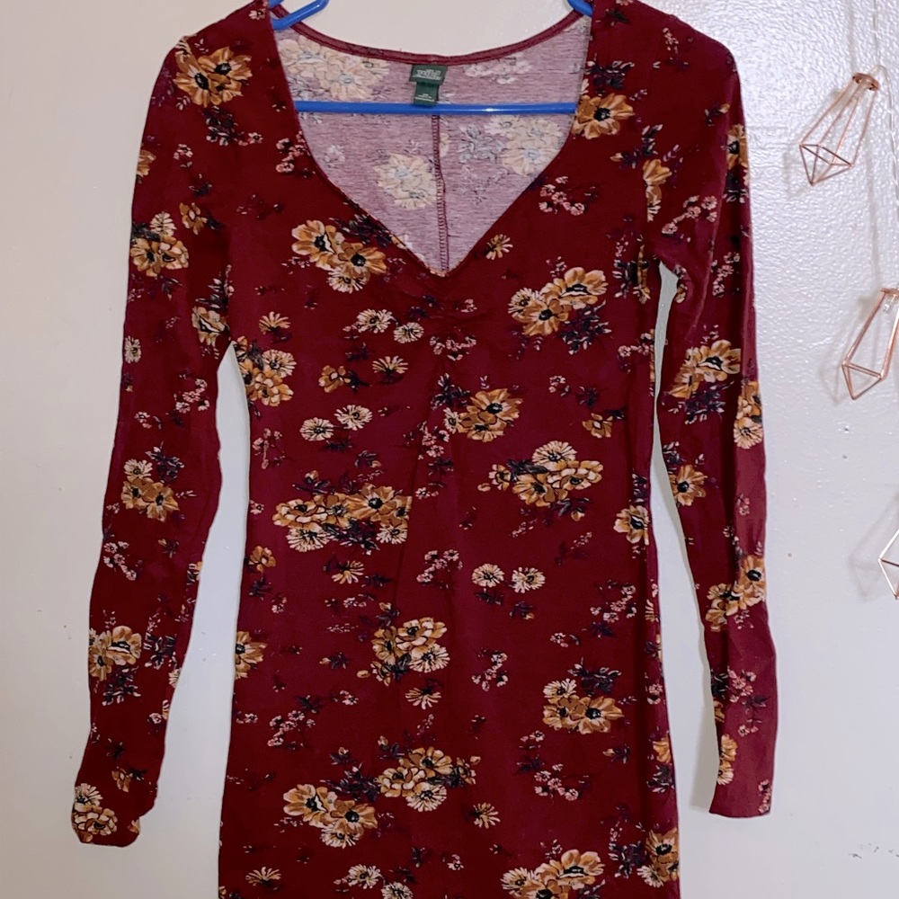 Wild fable XS maroon flowered bodycon dress.